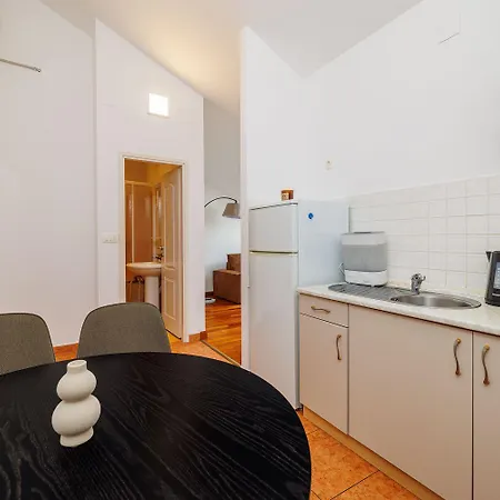 Dachgeschoss Mit Meerblick, Privatparkplatz Und Waschmaschine Apartment *
