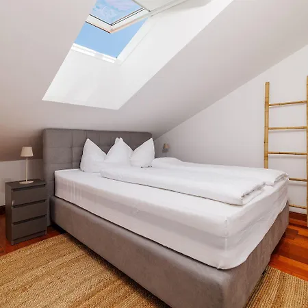 Apartment Dachgeschoss Mit Meerblick, Privatparkplatz Und Waschmaschine *