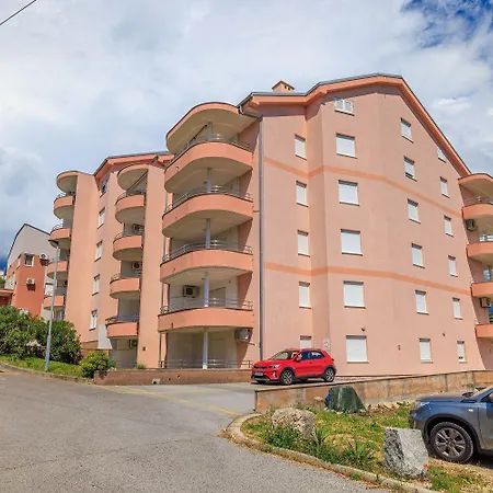 Dachgeschoss Mit Meerblick, Privatparkplatz Und Waschmaschine Crikvenica