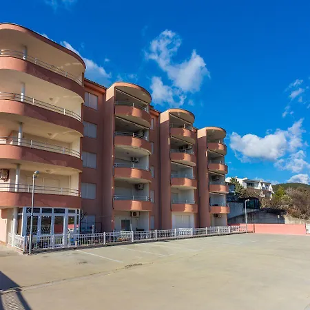 Apartment Dachgeschoss Mit Meerblick, Privatparkplatz Und Waschmaschine *