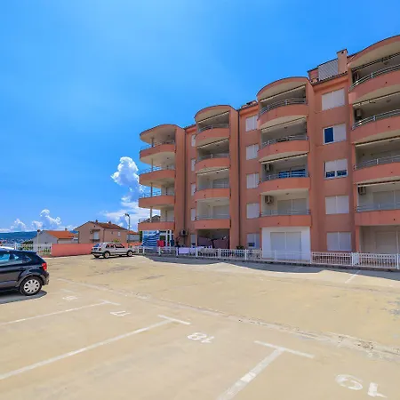 Apartment Dachgeschoss Mit Meerblick, Privatparkplatz Und Waschmaschine
