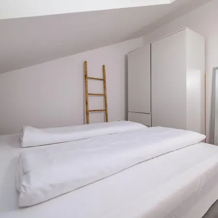 Dachgeschoss Mit Meerblick, Privatparkplatz Und Waschmaschine Appartement *