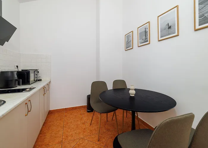 아파트 Dachgeschoss Mit Meerblick, Privatparkplatz Und Waschmaschine 크리크베니카